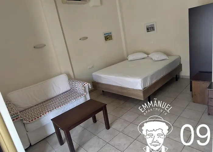 Emmanuel מלון דירות 3*