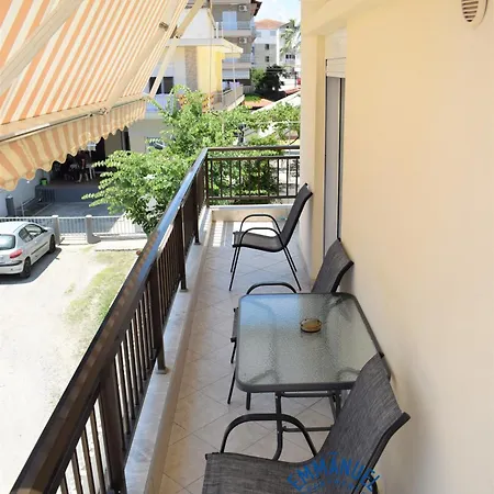 Emmanuel - Private Parking